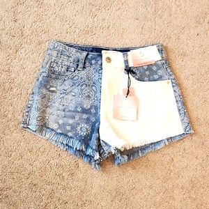 Happily Grey high rise shorts NWT 2
